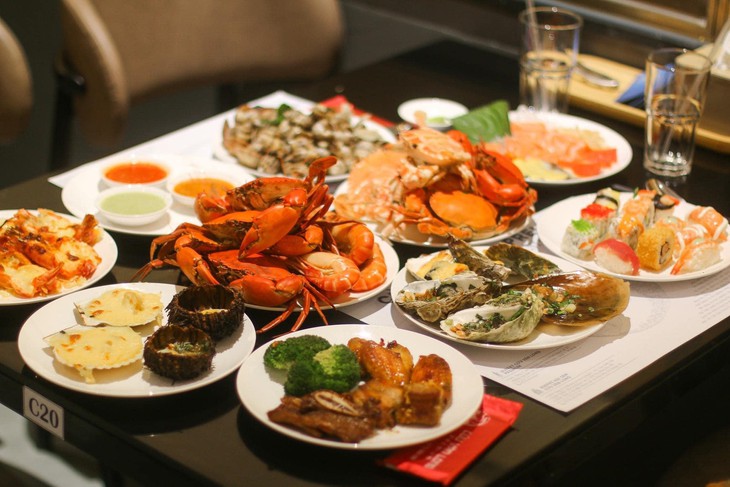 Buffet hải sản Cửu Vân Long: Buffet hải sản Cửu Vân Long: