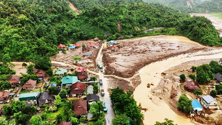 Bộ GTVT yêu cầu không để các tuyến đường bị đứt đoạn nhiều ngày do thiên tai- Ảnh 2. Bộ GTVT yêu cầu không để các tuyến đường bị đứt đoạn nhiều ngày do thiên tai- Ảnh 2.