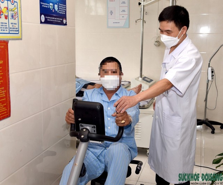 Người bệnh thận có thể chọn các bài tập để vận động như đi bộ, bơi lội, đạp xe. Người bệnh thận có thể chọn các bài tập để vận động như đi bộ, bơi lội, đạp xe.