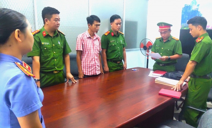 Lập giấy chứng nhận an toàn tàu cá giả, nguyên đăng kiểm viên Chi cục Thủy sản bị bắt- Ảnh 1. Lập giấy chứng nhận an toàn tàu cá giả, nguyên đăng kiểm viên Chi cục Thủy sản bị bắt- Ảnh 1.