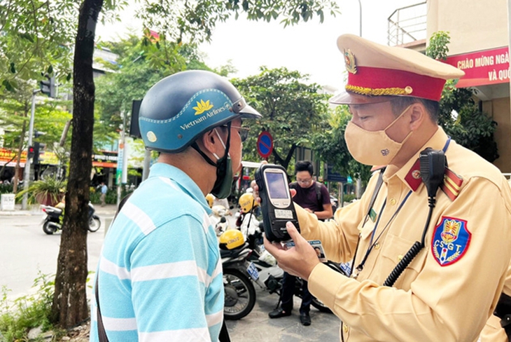 Chuyên gia nói gì về giảm tiền phạt với mức vi phạm nồng độ cồn thấp nhất?- Ảnh 2. Chuyên gia nói gì về giảm tiền phạt với mức vi phạm nồng độ cồn thấp nhất?- Ảnh 2.