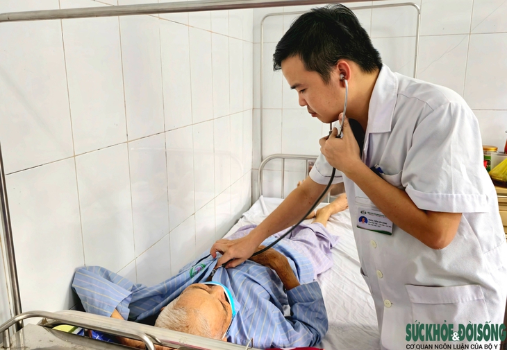Chăm sóc bệnh nhân suy thận cấp tại khoa Nội thận tiết niệu lọc máu - Bệnh viện Hữu nghị đa khoa Nghệ An.