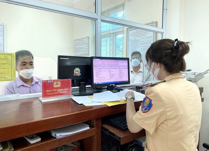 Sẽ bị cấm đấu giá 12 tháng nếu người trúng biển số xe không trả đủ tiền- Ảnh 1. Sẽ bị cấm đấu giá 12 tháng nếu người trúng biển số xe không trả đủ tiền- Ảnh 1.
