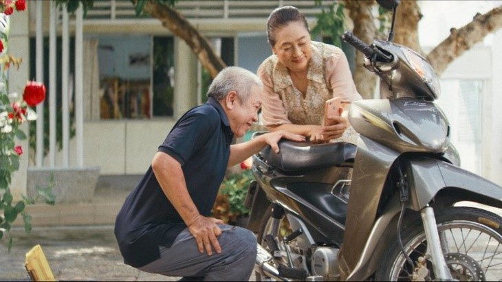 Gìn giữ sức khỏe cha mẹ để có thêm nhiều Vu Lan- Ảnh 2. Gìn giữ sức khỏe cha mẹ để có thêm nhiều Vu Lan- Ảnh 2.