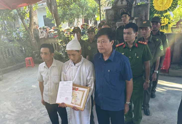 Chuyện về người đàn ông tử vong sau khi nỗ lực dập đám cháy rừng- Ảnh 1.
