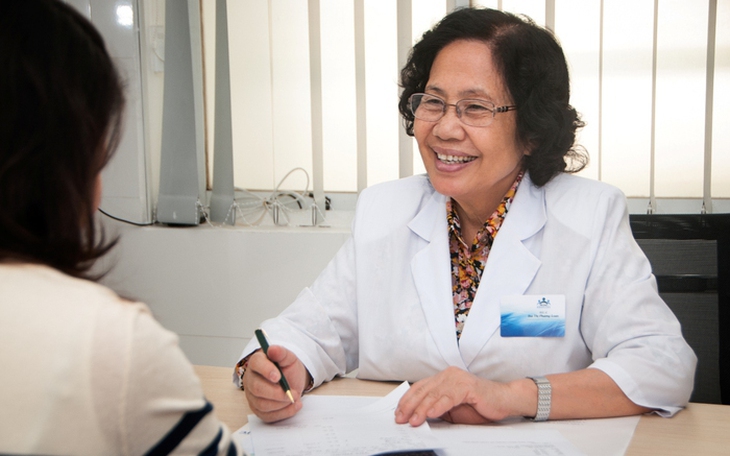 GS.BS Nguyễn Thị Ngọc Phượng - người khai sinh cô đỡ thôn bản nhận giải 