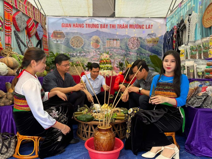 Đồng bào vùng cao Mường Lát đón Tết Độc lập- Ảnh 3.