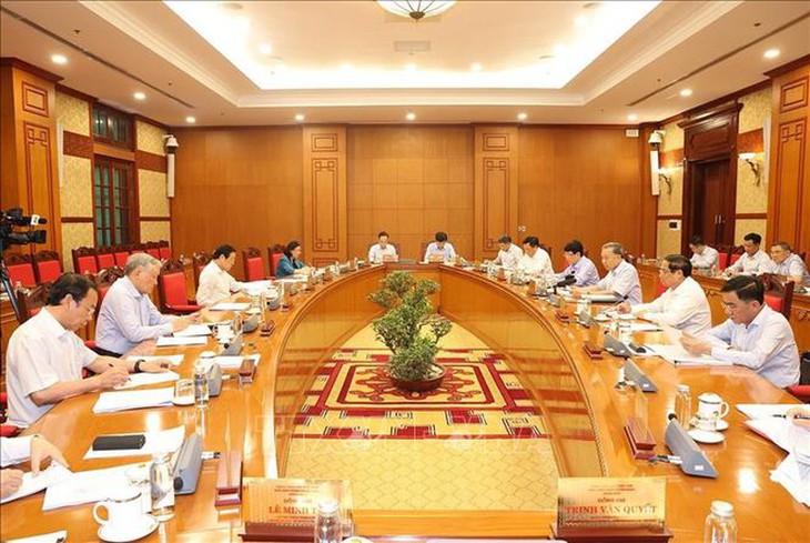 Tổng Bí thư, Chủ tịch nước Tô Lâm chủ trì họp Bộ Chính trị chỉ đạo việc khắc phục hậu quả bão số 3- Ảnh 4. Tổng Bí thư, Chủ tịch nước Tô Lâm chủ trì họp Bộ Chính trị chỉ đạo việc khắc phục hậu quả bão số 3- Ảnh 4.