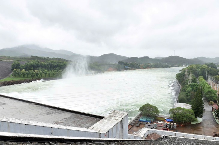 Hồ thuỷ điện Thác Bà bảo đảm an toàn, lưu lượng nước về nhiều hồ đã giảm- Ảnh 1. Hồ thuỷ điện Thác Bà bảo đảm an toàn, lưu lượng nước về nhiều hồ đã giảm- Ảnh 1.