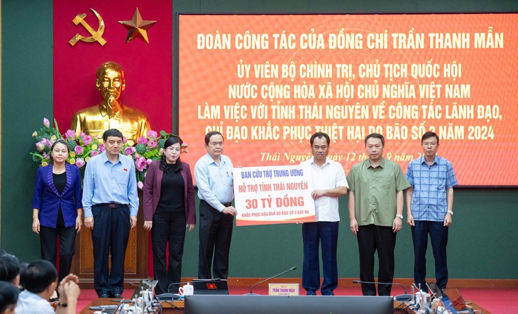 Chủ tịch Quốc hội chia sẻ, động viên nhân dân tỉnh Thái Nguyên chịu thiệt hại do bão số 3- Ảnh 3. Chủ tịch Quốc hội chia sẻ, động viên nhân dân tỉnh Thái Nguyên chịu thiệt hại do bão số 3- Ảnh 3.