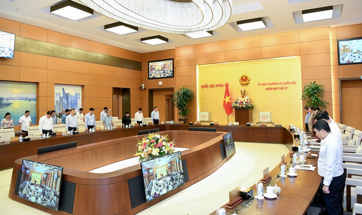 Ủy ban Thường vụ Quốc hội quyên góp, ủng hộ đồng bào khắc phục hậu quả bão số 3- Ảnh 4. Ủy ban Thường vụ Quốc hội quyên góp, ủng hộ đồng bào khắc phục hậu quả bão số 3- Ảnh 4.
