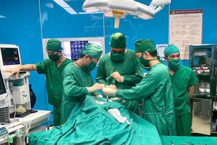 Bác sĩ tuyến huyện ở Quảng Ninh lần đầu phẫu thuật ca bệnh sọ não- Ảnh 1. Bác sĩ tuyến huyện ở Quảng Ninh lần đầu phẫu thuật ca bệnh sọ não- Ảnh 1.