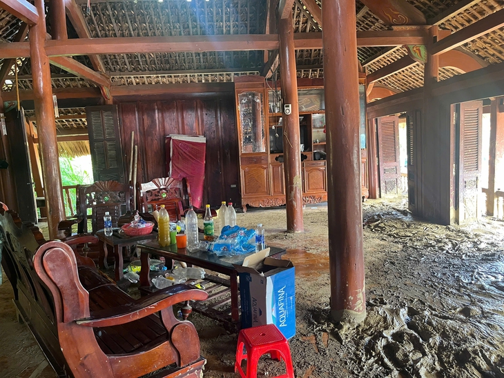 Cận cảnh ngôi nhà sàn còn sót lại sau trận lũ quét thôn Làng Nủ- Ảnh 4. Cận cảnh ngôi nhà sàn còn sót lại sau trận lũ quét thôn Làng Nủ- Ảnh 4.
