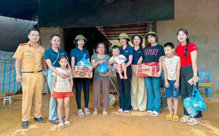 Bệnh viện Thẩm mỹ SiamThailand chung tay cứu trợ bà con vùng lũ Tuyên Quang- Ảnh 3. Bệnh viện Thẩm mỹ SiamThailand chung tay cứu trợ bà con vùng lũ Tuyên Quang- Ảnh 3.