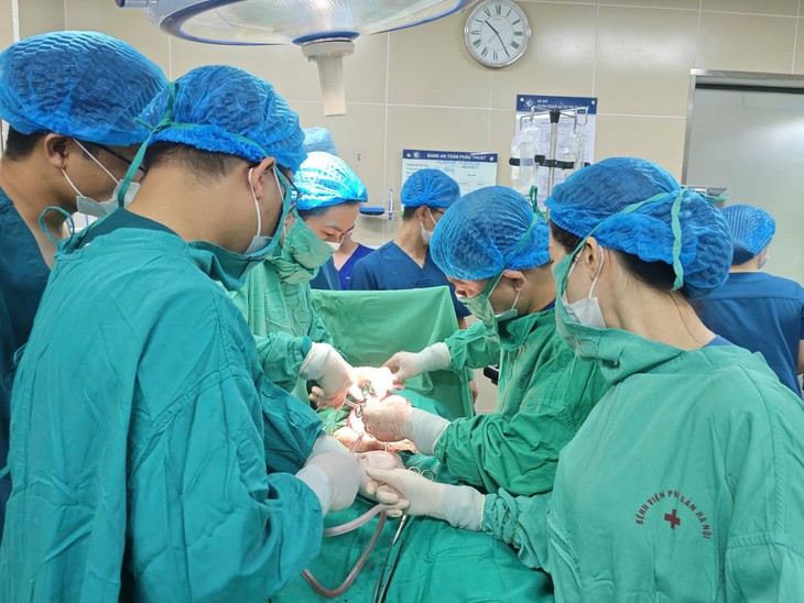 Báo động đỏ cấp cứu sản phụ đờ tử cung do rau tiền đạo, rau bong non- Ảnh 1. Báo động đỏ cấp cứu sản phụ đờ tử cung do rau tiền đạo, rau bong non- Ảnh 1.