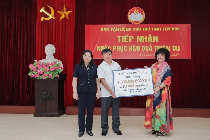 Những chuyến xe chở yêu thương hỗ trợ đồng bào vùng ngập lũ sau bão số 3- Ảnh 5. Những chuyến xe chở yêu thương hỗ trợ đồng bào vùng ngập lũ sau bão số 3- Ảnh 5.