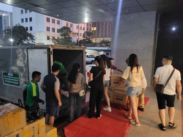 Chương trình ủng hộ đồng bào miền Bắc của Báo Sức khỏe và Đời sống đến với Bắc Giang và Lạng Sơn- Ảnh 3. Chương trình ủng hộ đồng bào miền Bắc của Báo Sức khỏe và Đời sống đến với Bắc Giang và Lạng Sơn- Ảnh 3.
