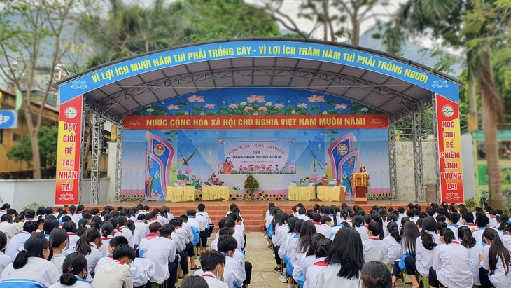 Hà Giang: 72 học sinh nhập viện sau tiệc Trung thu- Ảnh 1. Hà Giang: 72 học sinh nhập viện sau tiệc Trung thu- Ảnh 1.
