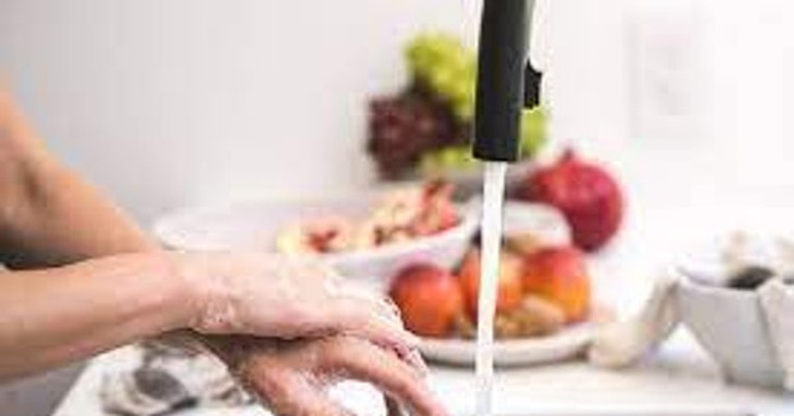 Các bước ngăn ngừa bệnh tật từ thực phẩm không an toàn sau bão lũ- Ảnh 3. Các bước ngăn ngừa bệnh tật từ thực phẩm không an toàn sau bão lũ- Ảnh 3.