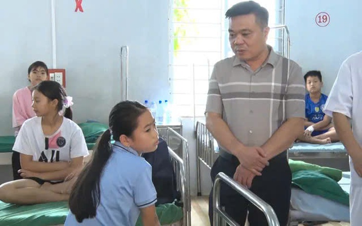 Bộ Y tế yêu cầu tạm đình chỉ cơ sở cung cấp thực phẩm khiến 55 học sinh nghi ngộ độc ở Hà Giang- Ảnh 1. Bộ Y tế yêu cầu tạm đình chỉ cơ sở cung cấp thực phẩm khiến 55 học sinh nghi ngộ độc ở Hà Giang- Ảnh 1.