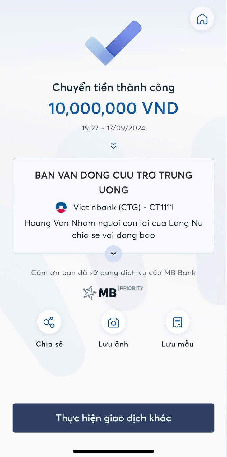 Chị Bích Hồng hỗ trợ anh Nhầm chuyển 10 triệu đến Mặt trận Tổ quốc Việt Nam Chị Bích Hồng hỗ trợ anh Nhầm chuyển 10 triệu đến Mặt trận Tổ quốc Việt Nam