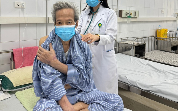 Bé gái hơn 3 tuổi mắc lao xương, bác sĩ cảnh báo các dấu hiệu nhận biết sớm- Ảnh 3.