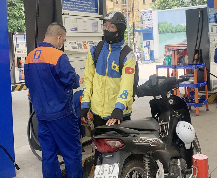 Giá xăng ra sao trong kỳ điều hành ngày mai?- Ảnh 1.