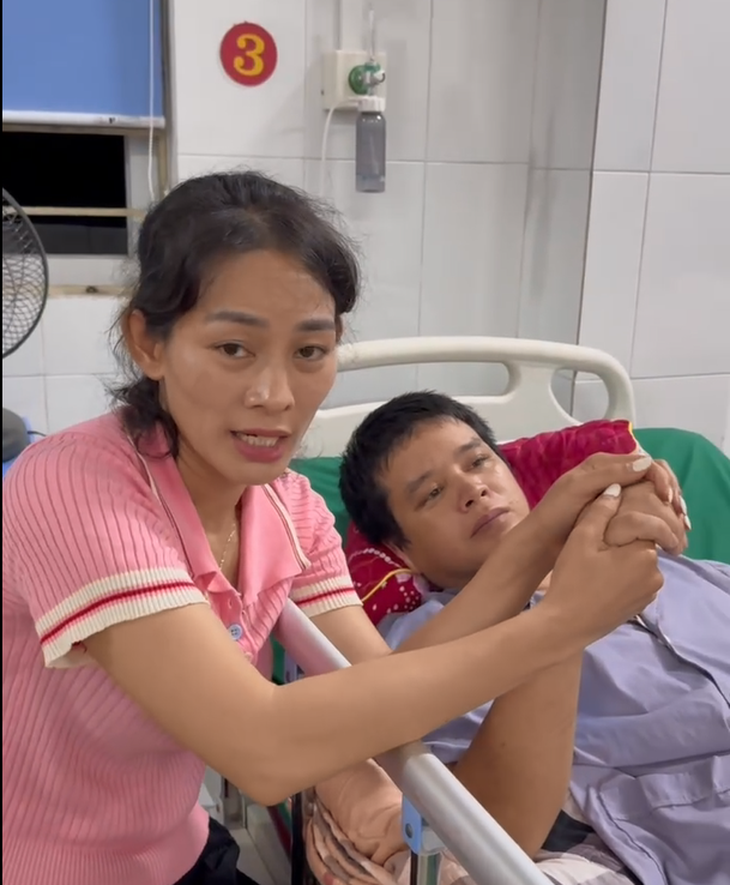 Anh Hoàng Văn Nhầm nhờ chuyển 10 triệu đồng đến Mặt trận Tổ quốc Việt Nam Anh Hoàng Văn Nhầm nhờ chuyển 10 triệu đồng đến Mặt trận Tổ quốc Việt Nam