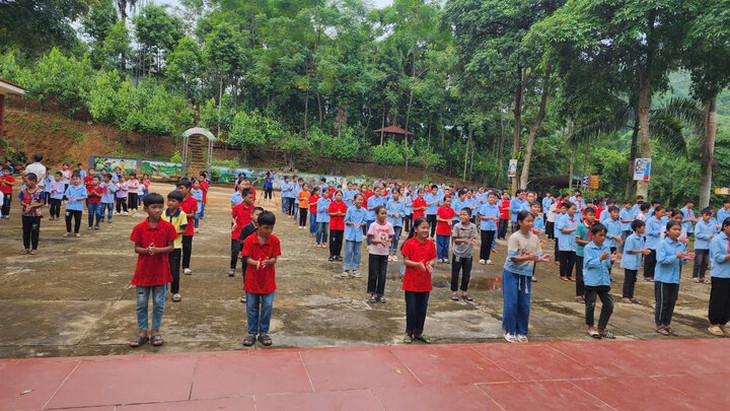 10 triệu bản sách giáo khoa được in bổ sung sau thiệt hại do bão số 3- Ảnh 1. 10 triệu bản sách giáo khoa được in bổ sung sau thiệt hại do bão số 3- Ảnh 1.