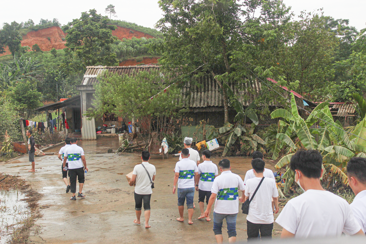 Pharmacity tặng thuốc và nước lọc cho người dân xã Hiền Lương, Phú Thọ- Ảnh 1. Pharmacity tặng thuốc và nước lọc cho người dân xã Hiền Lương, Phú Thọ- Ảnh 1.