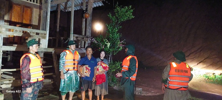 Di dời hơn trăm hộ dân khỏi vùng có nguy cơ sạt lở- Ảnh 2.