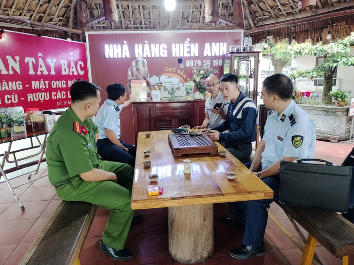 Xác minh một nhà hàng ở Yên Bái bị tố 'chặt chém' đoàn từ thiện- Ảnh 2. Xác minh một nhà hàng ở Yên Bái bị tố 'chặt chém' đoàn từ thiện- Ảnh 2.