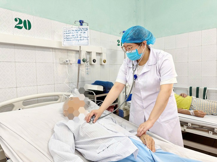 Cứu sống cụ ông 86 tuổi ngừng tim, ngừng thở- Ảnh 1.