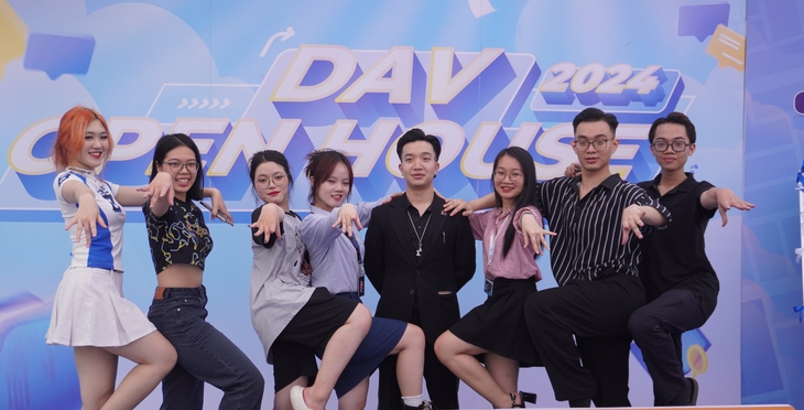 Đội chơi hồi hộp trước giờ diễn ra chương trình ‘Ngày Dinh dưỡng cộng đồng Việt Nam’ lần 3- Ảnh 1. Đội chơi hồi hộp trước giờ diễn ra chương trình ‘Ngày Dinh dưỡng cộng đồng Việt Nam’ lần 3- Ảnh 1.