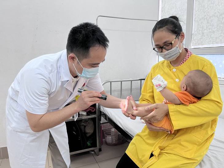 Các bậc cha mẹ cần đặc biệt lưu ý về cách chăm sóc trẻ để không mắc các sai lầm đáng tiếc. Các bậc cha mẹ cần đặc biệt lưu ý về cách chăm sóc trẻ để không mắc các sai lầm đáng tiếc.