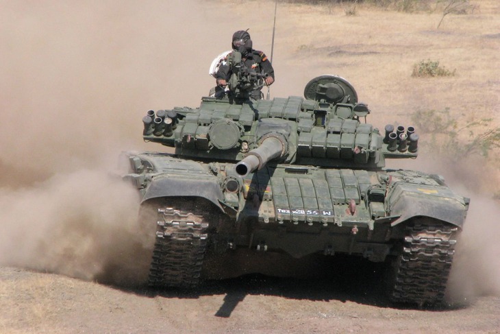 Ấn Độ tìm cách mở rộng thị trường xuất khẩu tăng T-72- Ảnh 1.