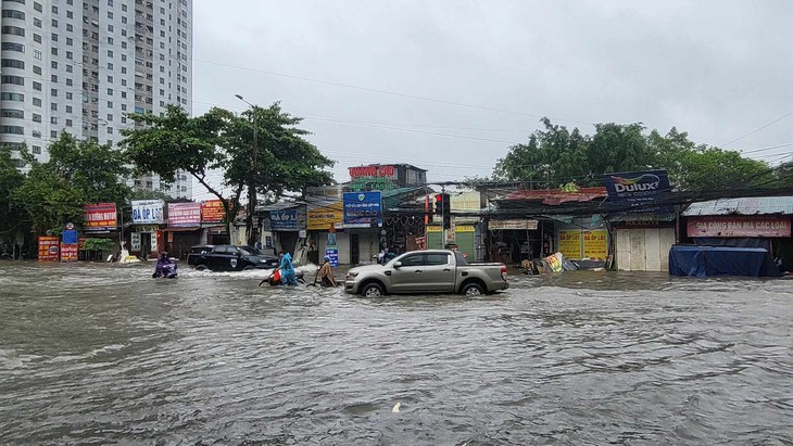 Nhiều tuyến phố ở Hà Nội nguy cơ cao ngập úng sáng nay (22/9)- Ảnh 2. Nhiều tuyến phố ở Hà Nội nguy cơ cao ngập úng sáng nay (22/9)- Ảnh 2.