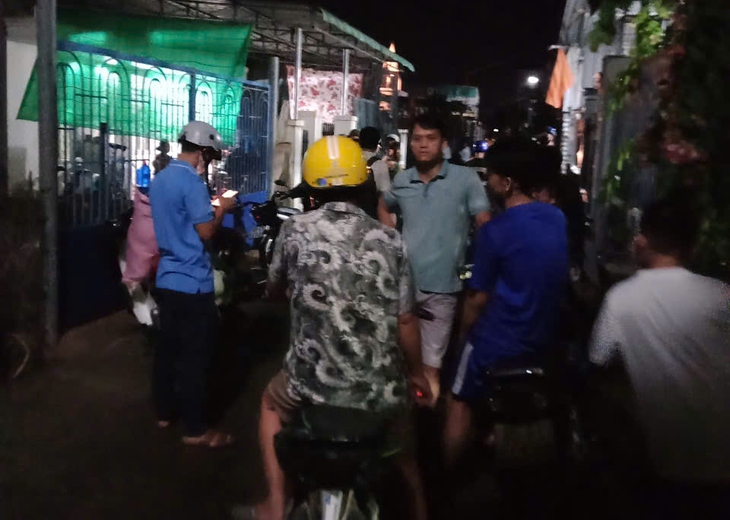 Do mâu thuẫn, thiếu niên 13 tuổi bị đến tận nhà đâm tử vong- Ảnh 1. Do mâu thuẫn, thiếu niên 13 tuổi bị đến tận nhà đâm tử vong- Ảnh 1.