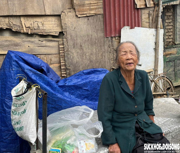 Tan hoang xóm trọ nghèo dưới gầm cầu Long Biên sau mưa lũ- Ảnh 7.