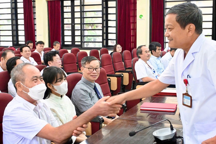 Xúc động cuộc hội ngộ của những bệnh nhân sau ghép phổi- Ảnh 4. Xúc động cuộc hội ngộ của những bệnh nhân sau ghép phổi- Ảnh 4.