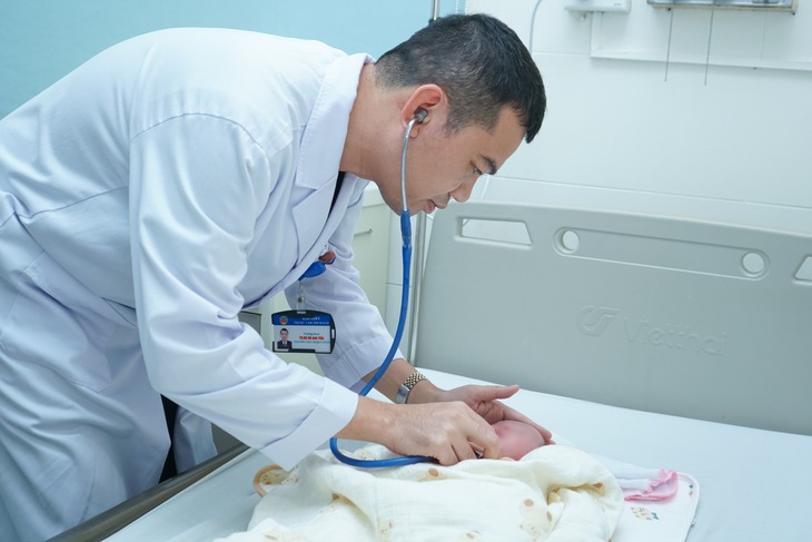 Phẫu thuật cho bé 11 ngày tuổi mắc tim bẩm sinh cực hiếm, chỉ chiếm tỷ lệ 0,5%

- Ảnh 1.
