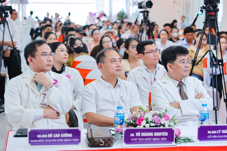 Bệnh viện Hỗ trợ Sinh sản và Nam học Sài Gòn tổ chức thành công tọa đàm "Giải mã nguyên nhân chuyển phôi thất bại nhiều lần"- Ảnh 2. Bệnh viện Hỗ trợ Sinh sản và Nam học Sài Gòn tổ chức thành công tọa đàm "Giải mã nguyên nhân chuyển phôi thất bại nhiều lần"- Ảnh 2.