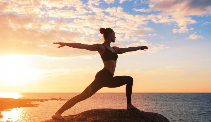 Ngoài tác dụng nâng cao sức khỏe, Yoga còn mang lại cho phụ một thân hình cân đối, gọn gàng, cơ bắp săn chắc, mang lại vẻ trẻ trung, làm chậm tiến trình lão hóa... Ngoài tác dụng nâng cao sức khỏe, Yoga còn mang lại cho phụ một thân hình cân đối, gọn gàng, cơ bắp săn chắc, mang lại vẻ trẻ trung, làm chậm tiến trình lão hóa...