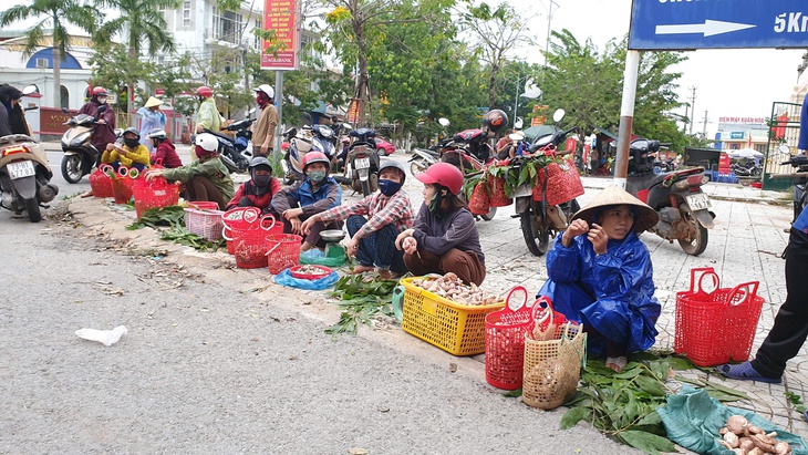 Độc đáo loài nấm 'ăn một lần nhớ mãi' chỉ mọc sau những cơn mưa- Ảnh 9.