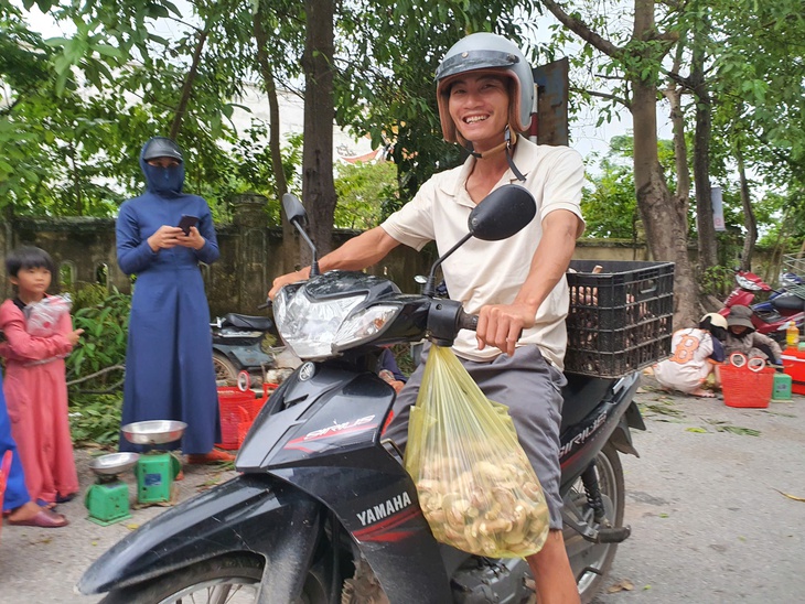 Độc đáo loài nấm 'ăn một lần nhớ mãi' chỉ mọc sau những cơn mưa- Ảnh 7.