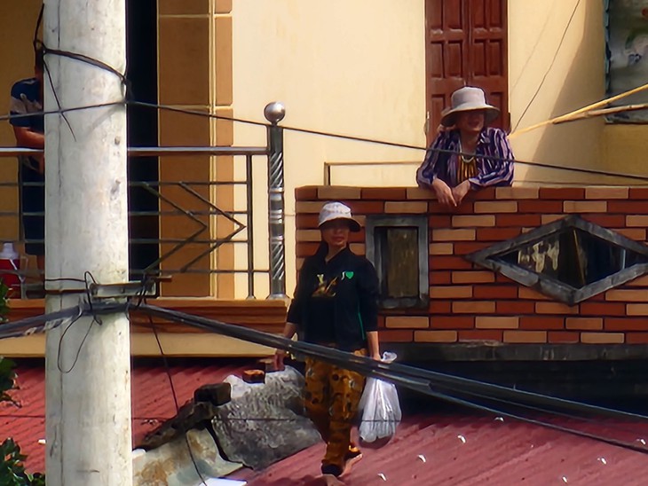 Tiếp tế lương thực cho gần 10 nghìn người dân ngoại ô TP Thanh Hóa- Ảnh 10.