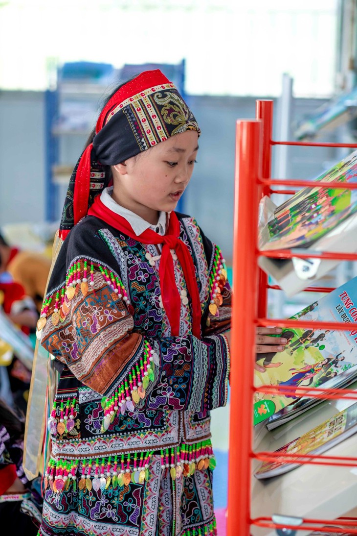 Thư viện Tâm Bình "tiếp bước" năm học mới cho trẻ em vùng cao- Ảnh 3. Thư viện Tâm Bình "tiếp bước" năm học mới cho trẻ em vùng cao- Ảnh 3.