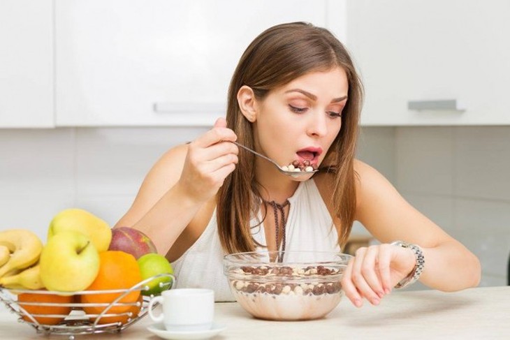 Những lợi ích bất ngờ của việc ăn chậm lại- Ảnh 1.