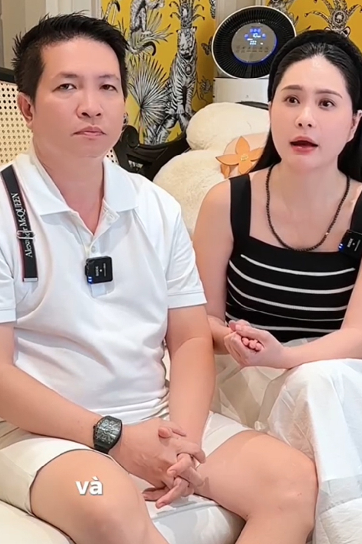 Đoàn Di Băng và chồng đại gia quận 7 tung sao kê chuyện từ thiện, dân mạng vẫn tranh cãi- Ảnh 1. Đoàn Di Băng và chồng đại gia quận 7 tung sao kê chuyện từ thiện, dân mạng vẫn tranh cãi- Ảnh 1.