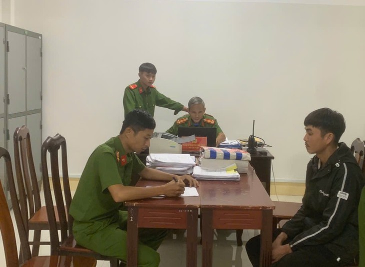 Khởi tố phụ huynh lùi xe làm tử vong học sinh trong sân trường- Ảnh 1. Khởi tố phụ huynh lùi xe làm tử vong học sinh trong sân trường- Ảnh 1.